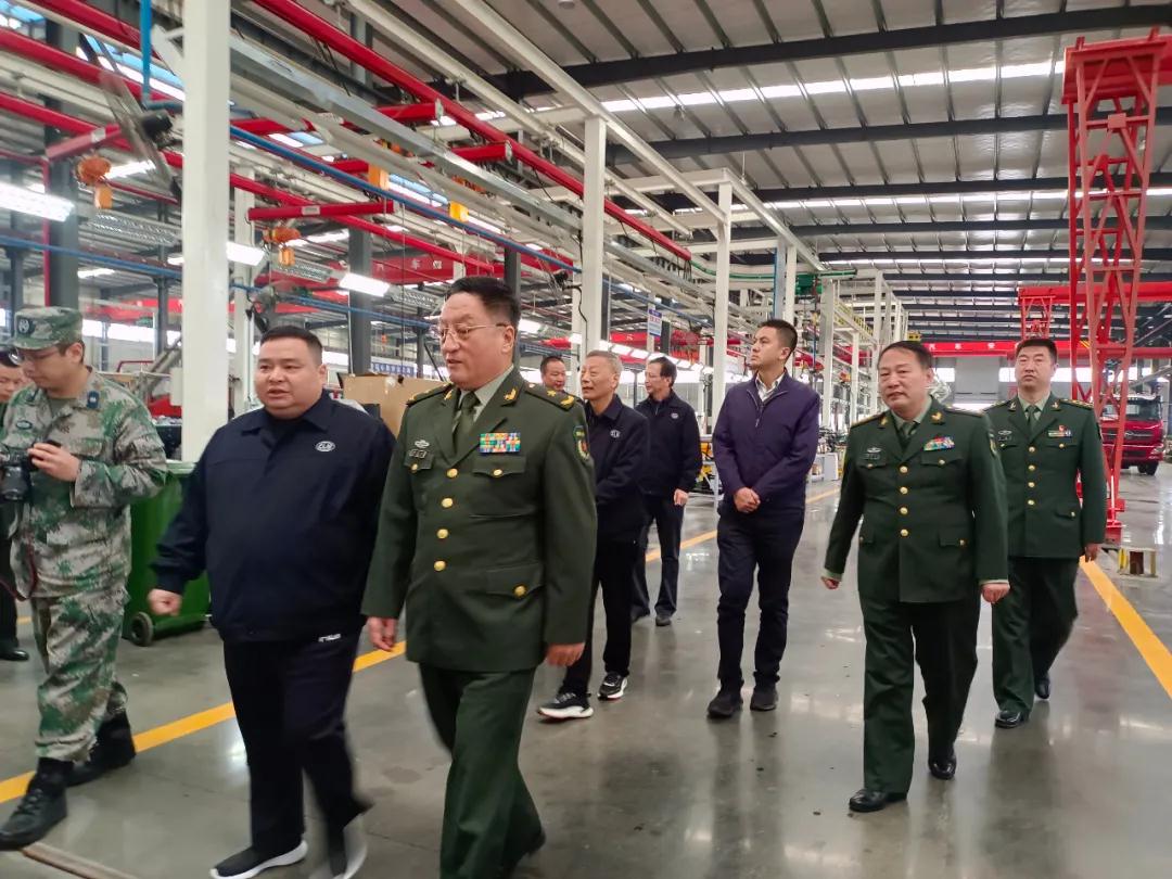 省委常委、省軍區(qū)政委視察我公司應(yīng)急產(chǎn)業(yè)發(fā)展?fàn)顩r